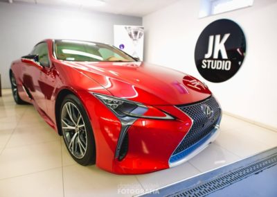 Czerwony lexus lc z powłoką ceramiczną 4nano rock